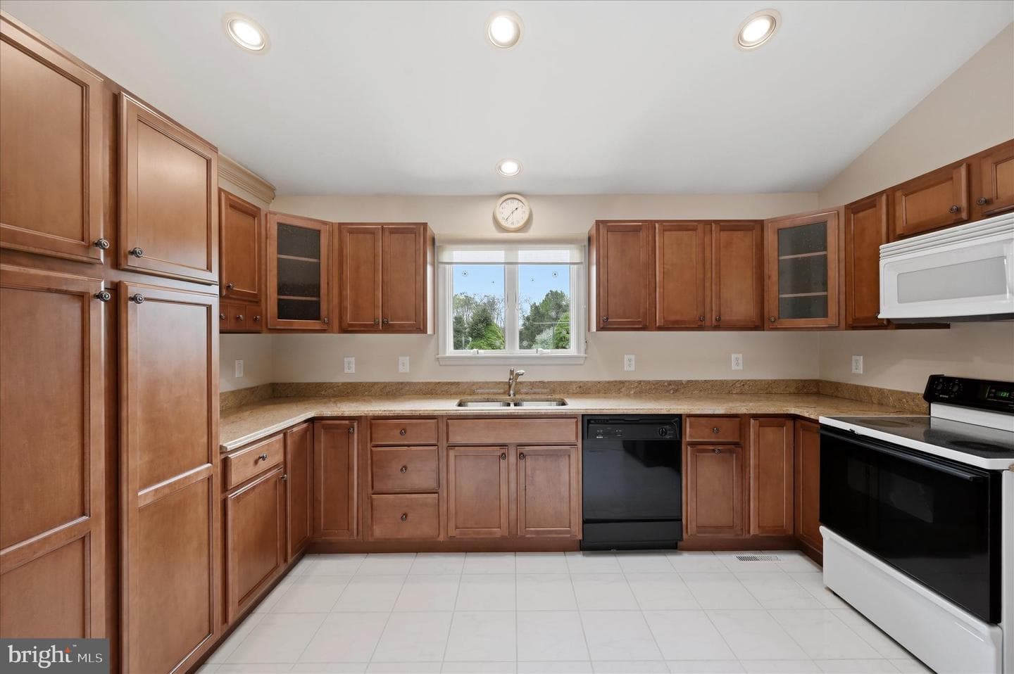 238 Comstock Drive photo 18