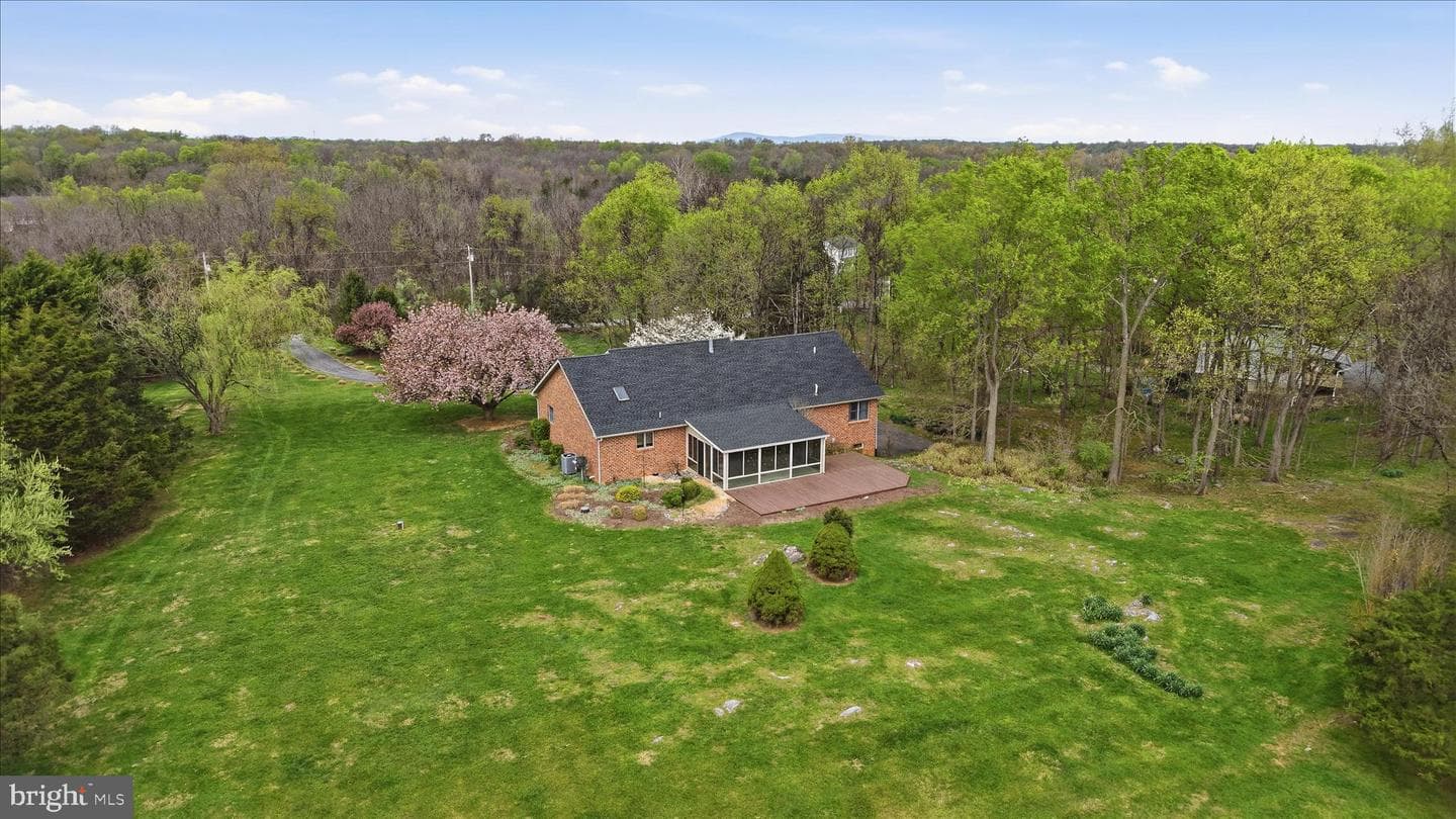 238 Comstock Drive photo 54
