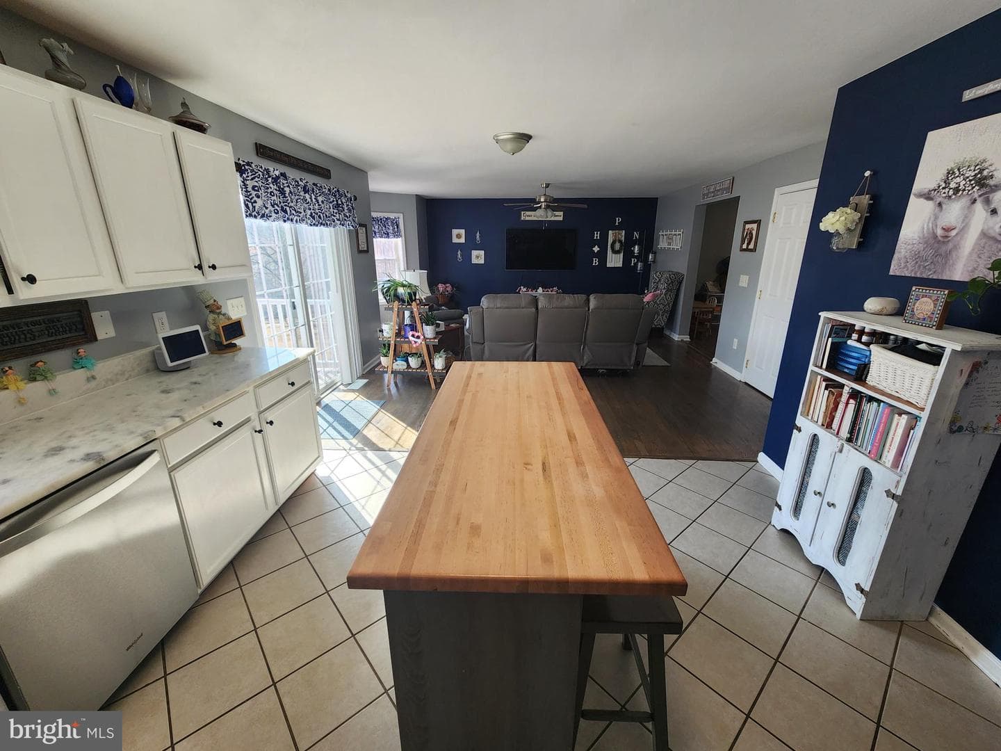 185 Embassy Court photo 10