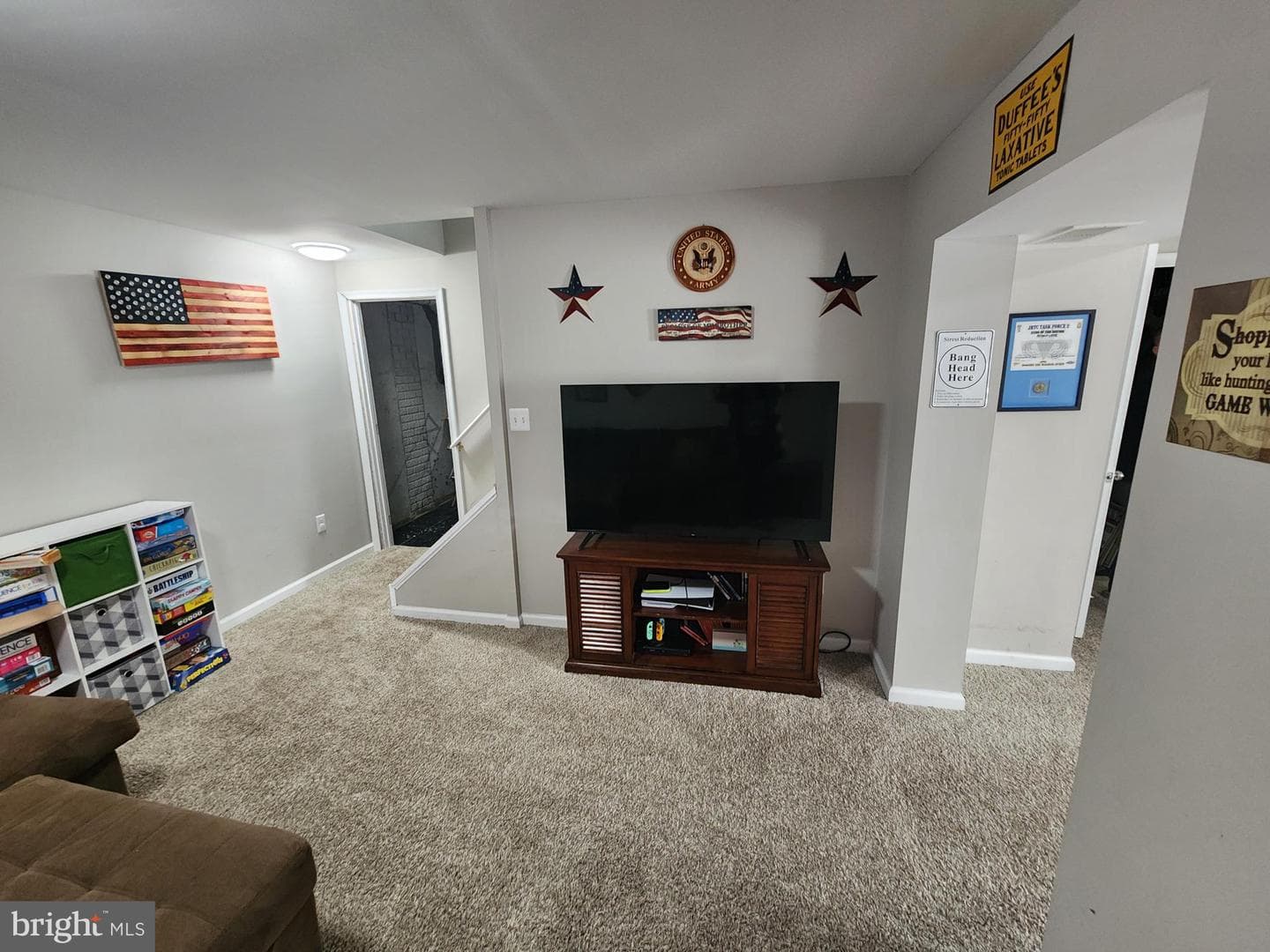 185 Embassy Court photo 30