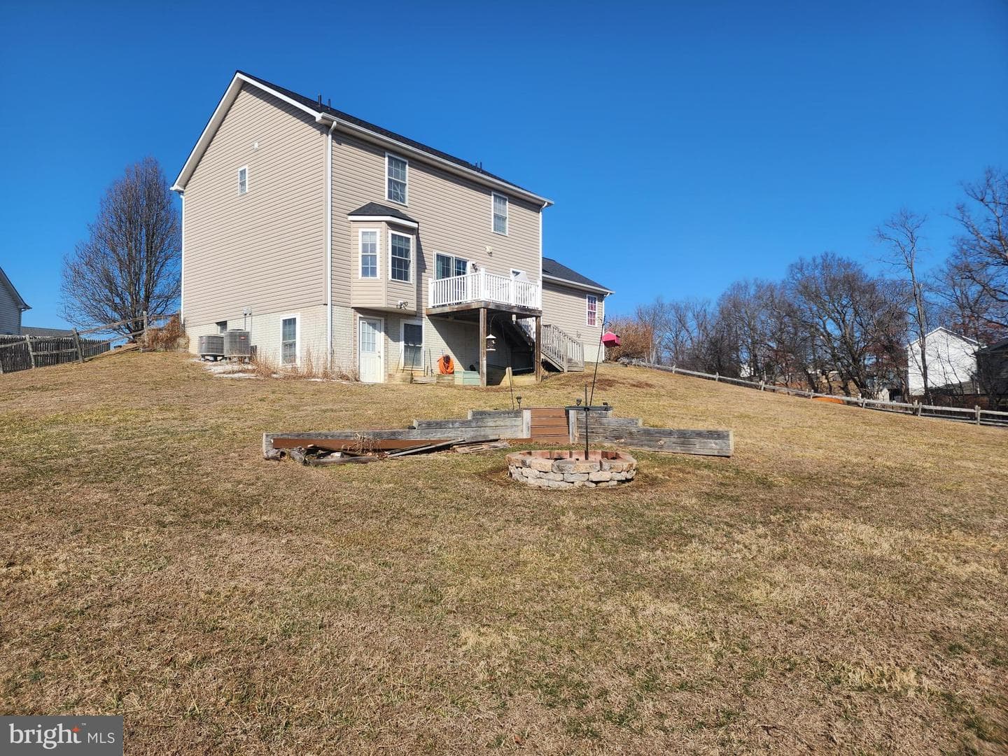 185 Embassy Court photo 39