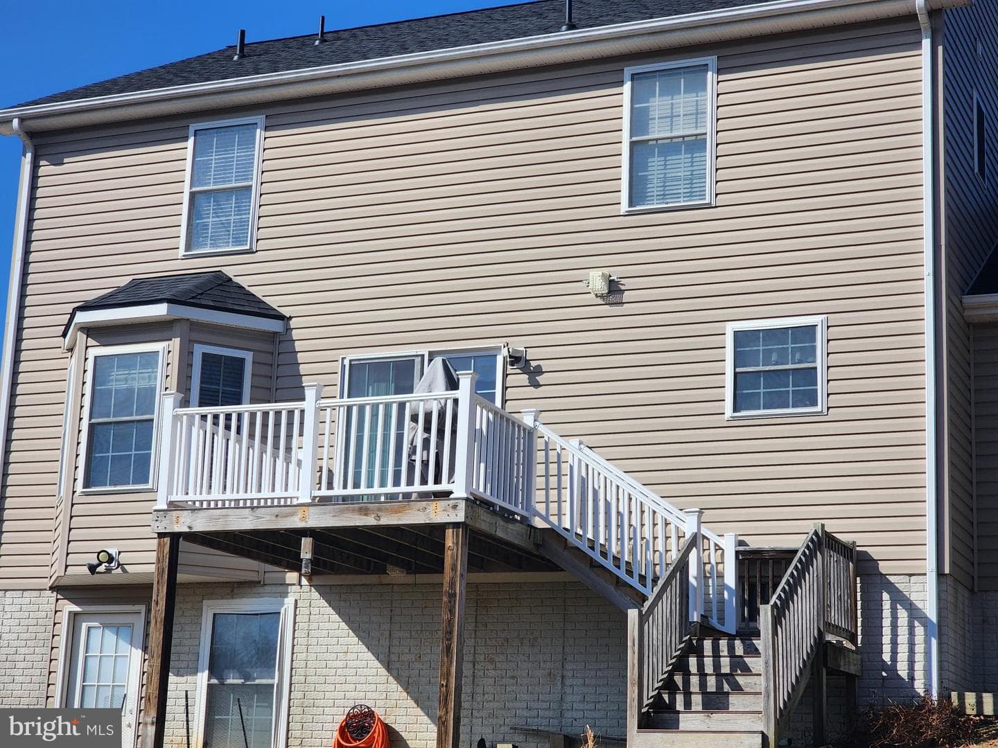 185 Embassy Court photo 40