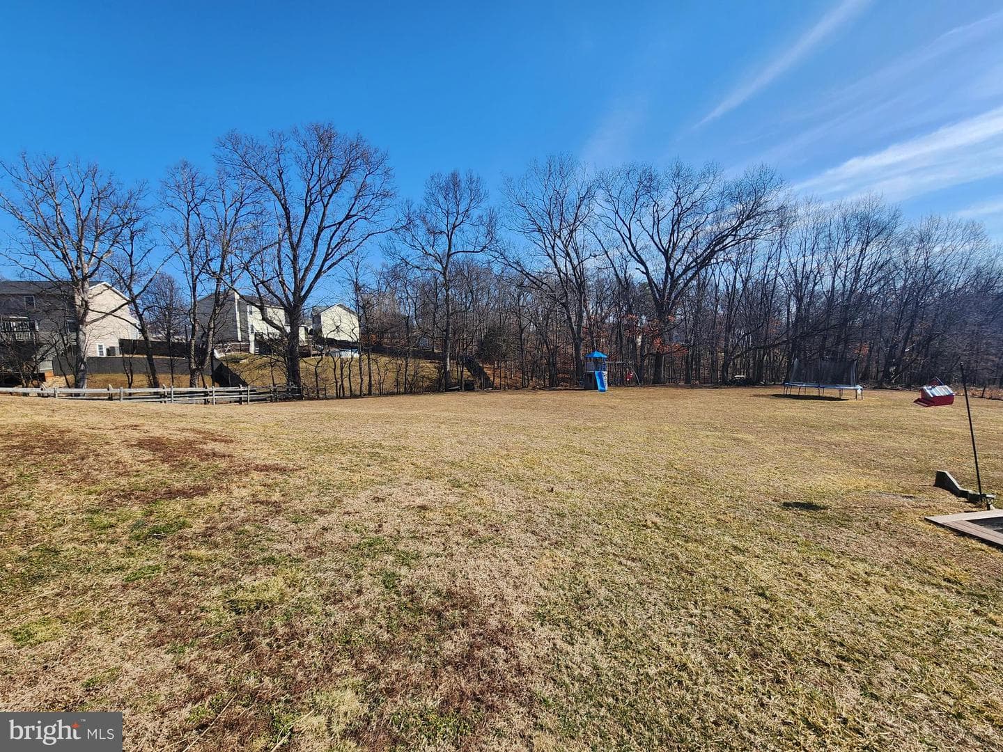 185 Embassy Court photo 48