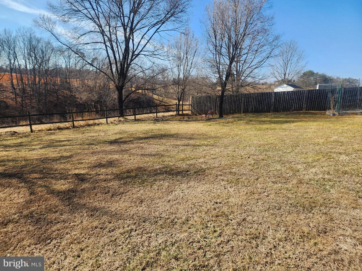185 Embassy Court photo 49