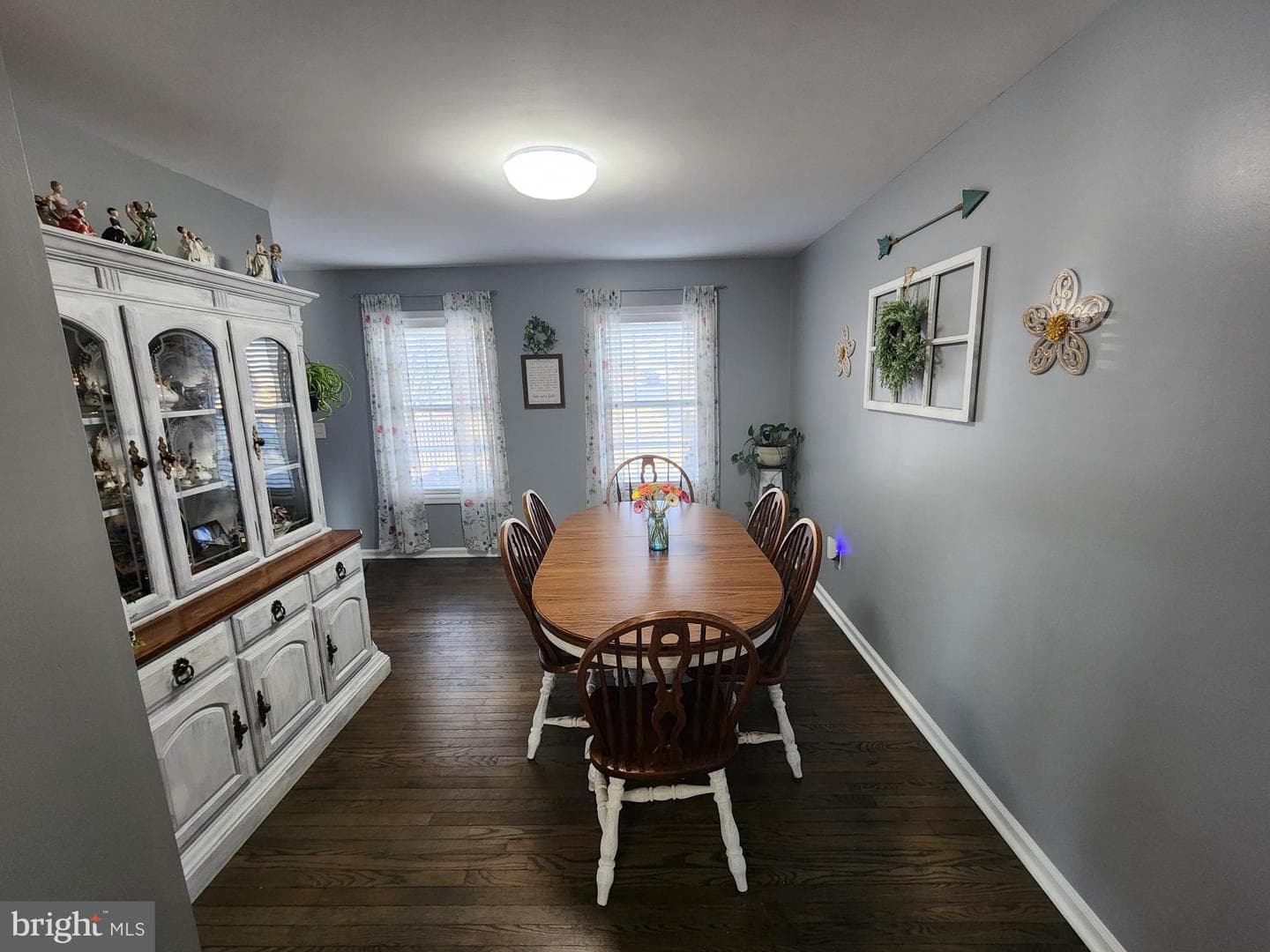 185 Embassy Court photo 6