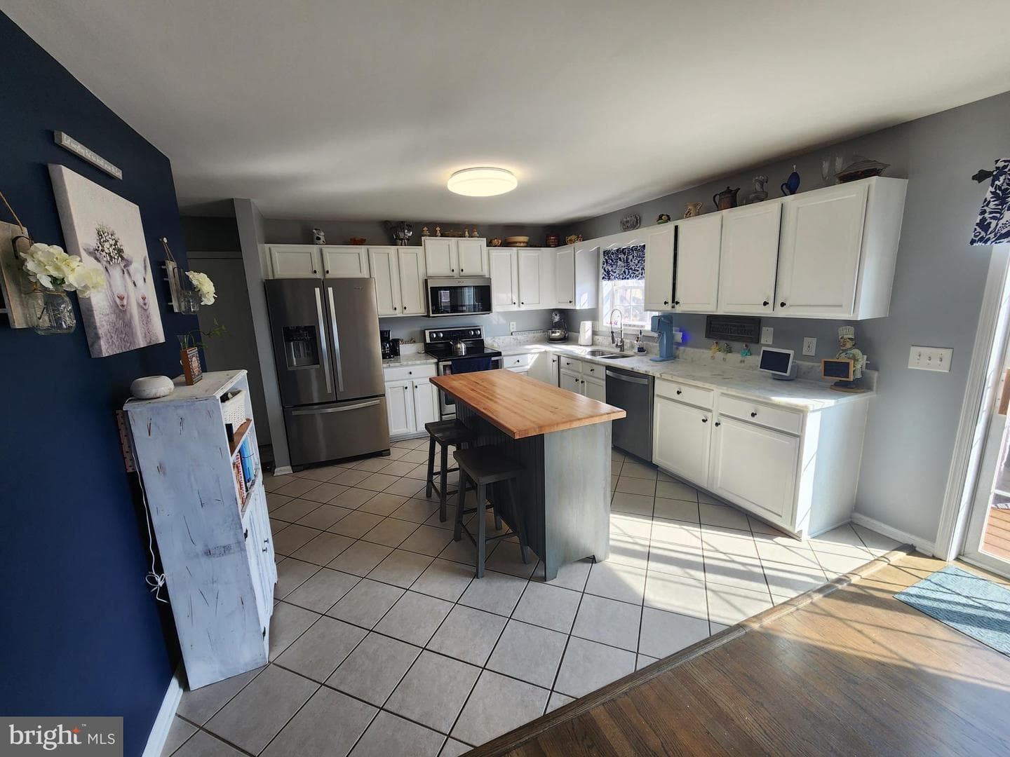 185 Embassy Court photo 7
