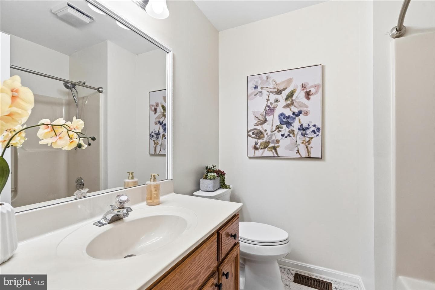 51 Pembroke Lane photo 21