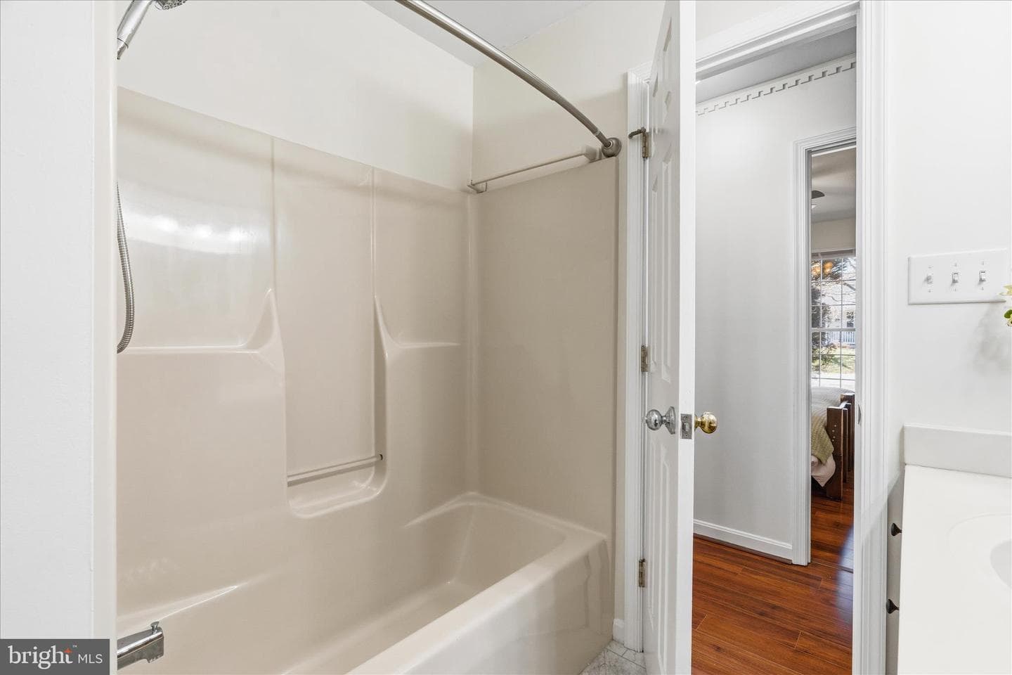 51 Pembroke Lane photo 22