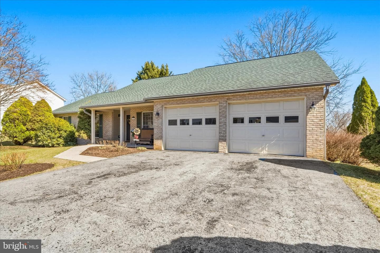 51 Pembroke Lane photo 3