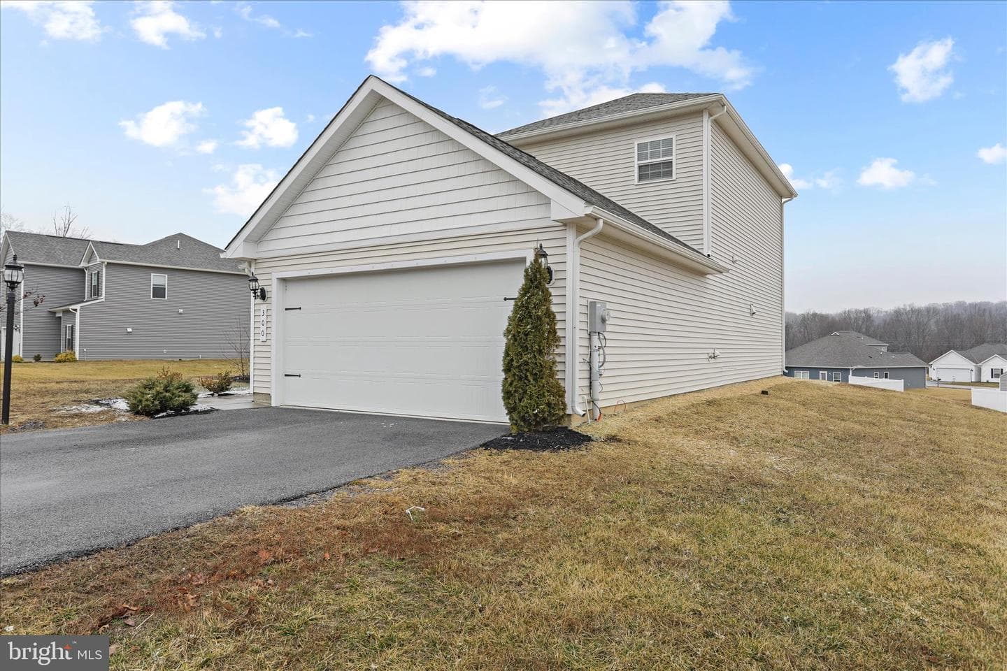 300 Headwaters Drive photo 3
