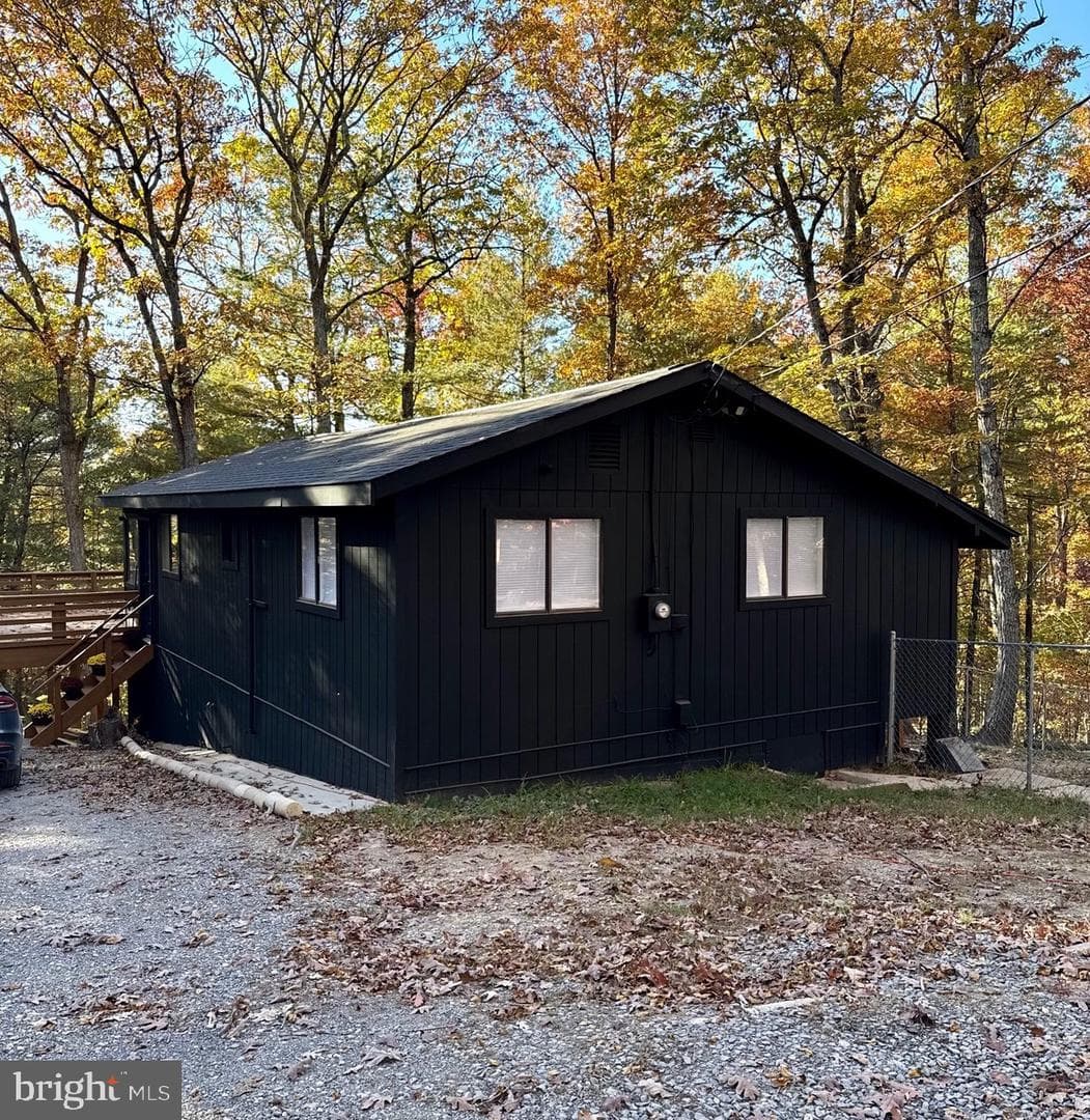 327 Crowfoot Lane