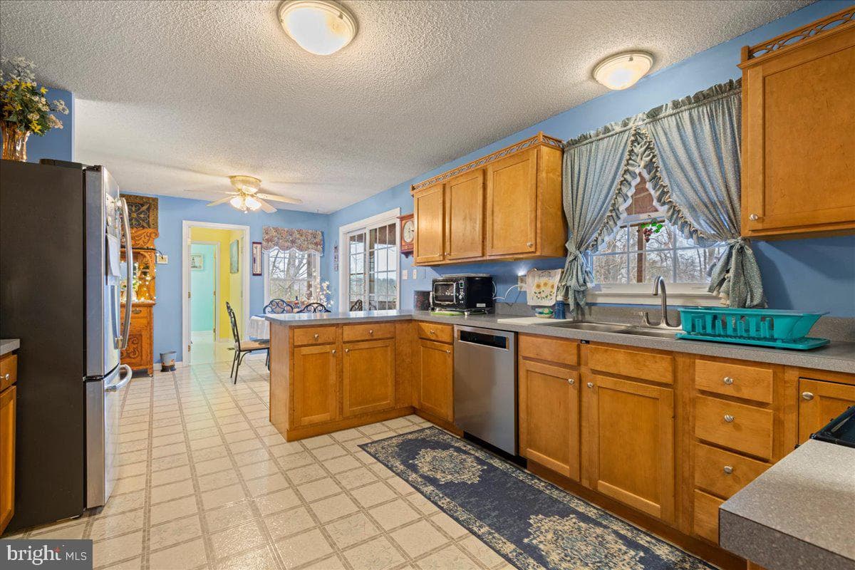 462 Camelot Boulevard photo 16