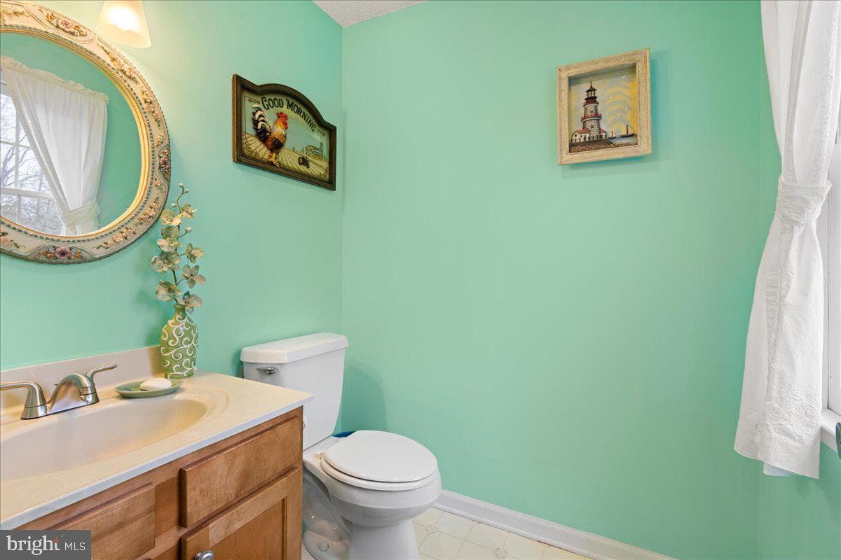 462 Camelot Boulevard photo 24