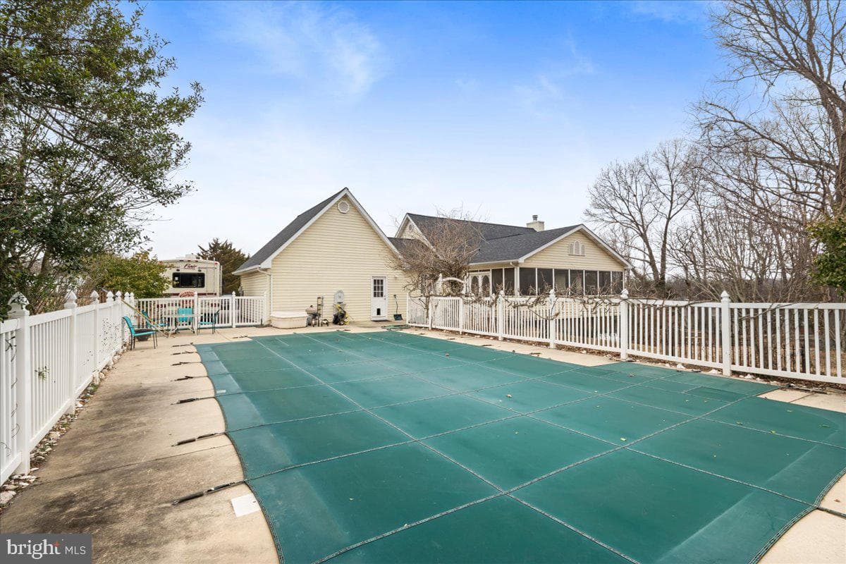 462 Camelot Boulevard photo 57