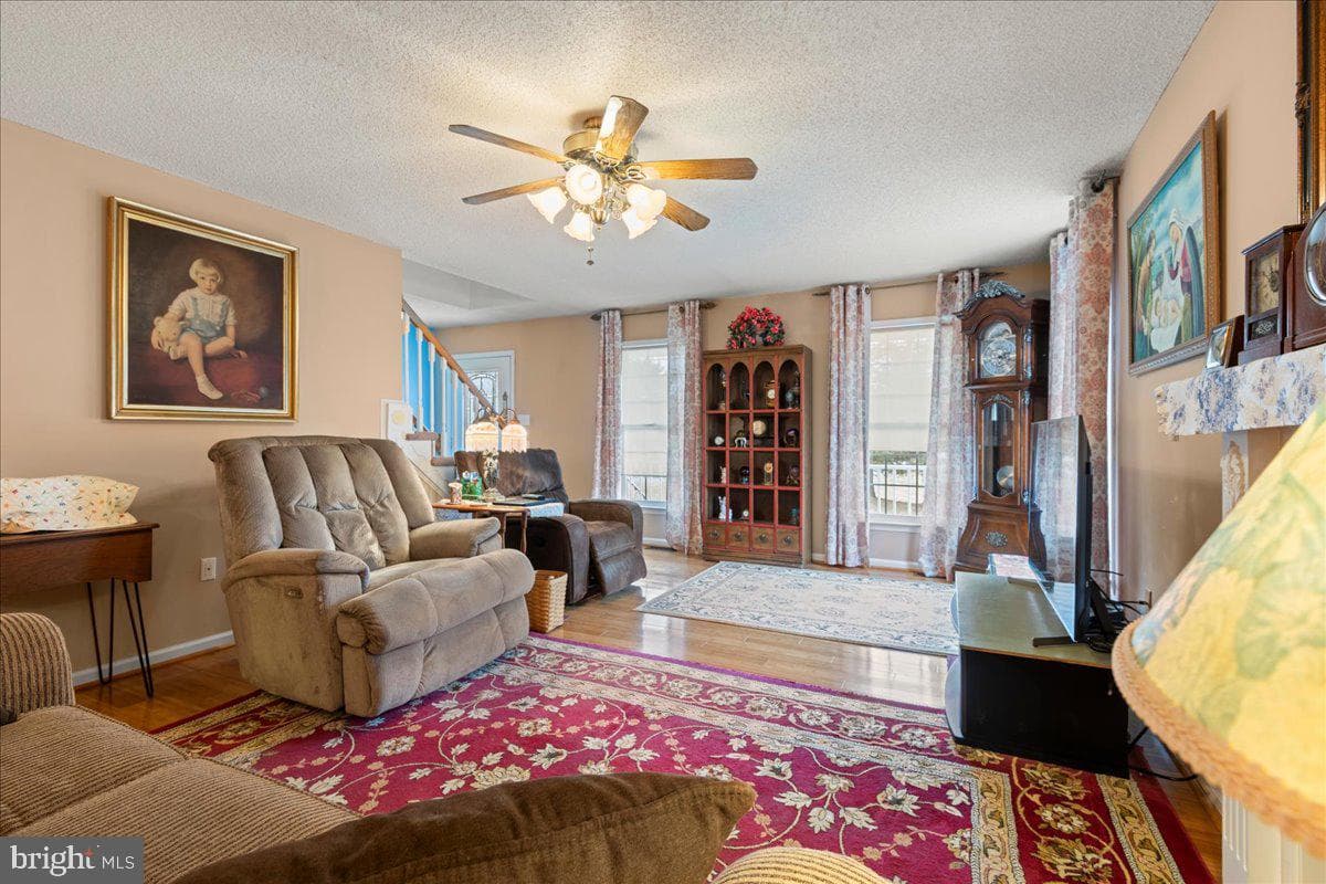 462 Camelot Boulevard photo 6