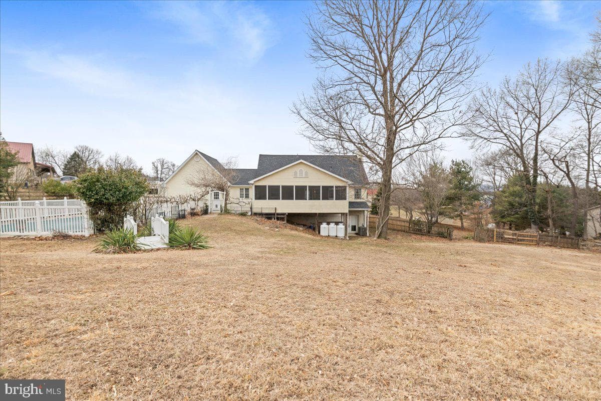 462 Camelot Boulevard photo 65