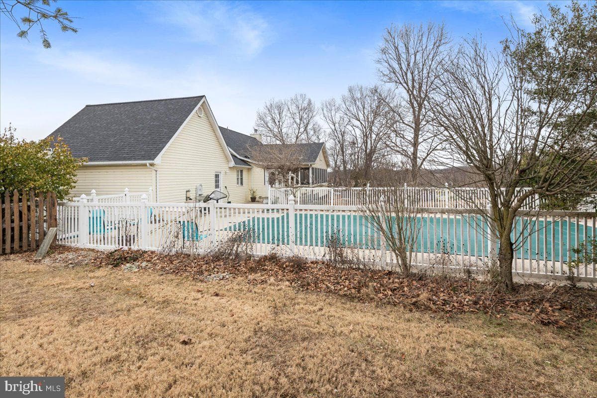 462 Camelot Boulevard photo 68