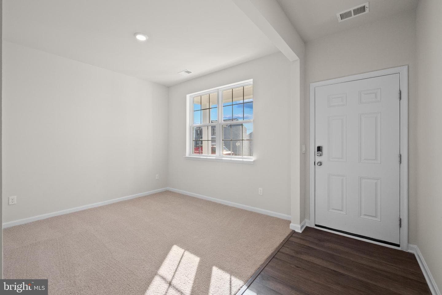 285 Anconas Boulevard photo 2