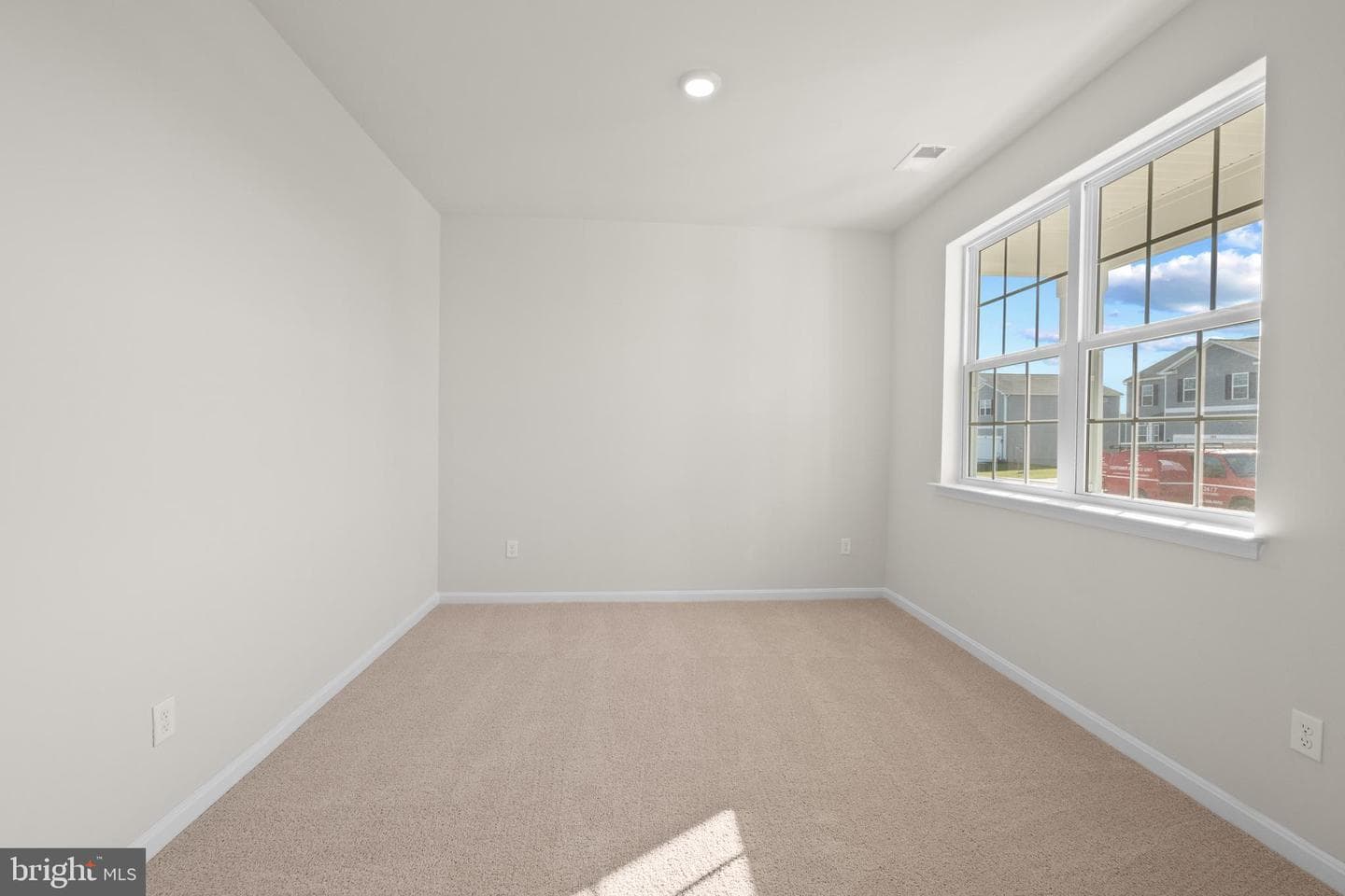 285 Anconas Boulevard photo 4