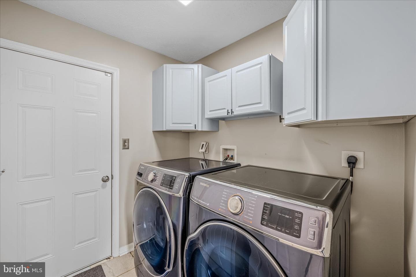 472 Ives Street photo 12