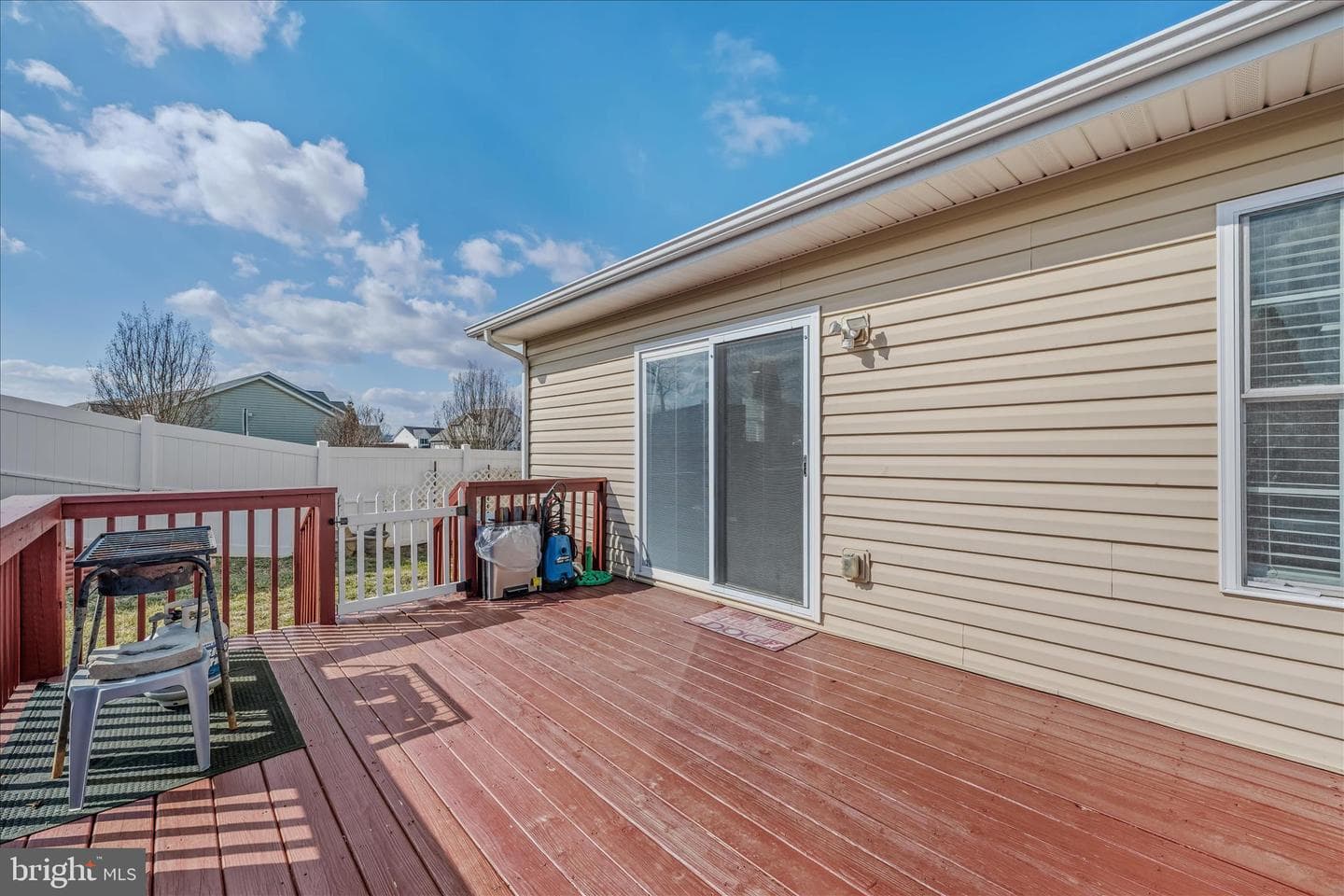 472 Ives Street photo 32