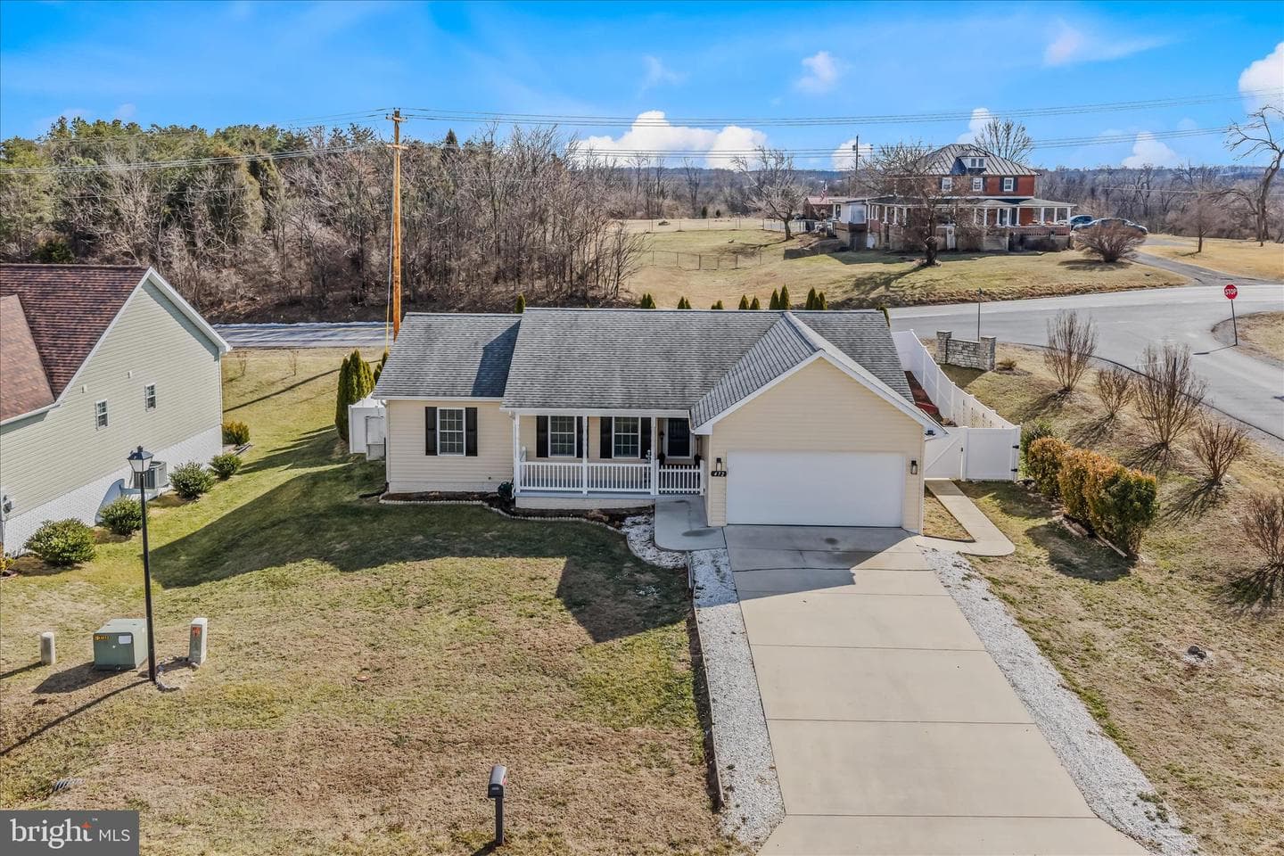 472 Ives Street photo 39