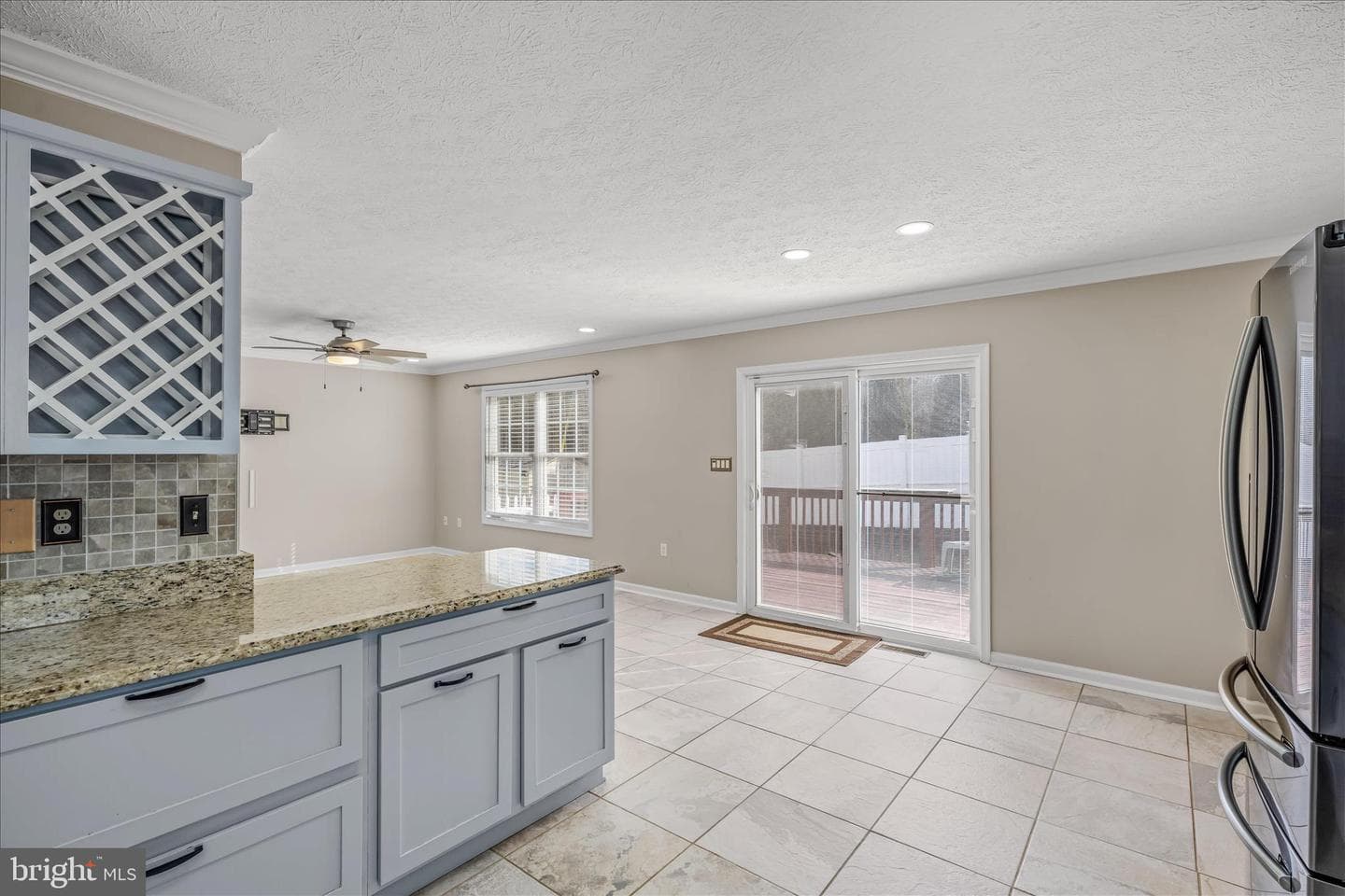 472 Ives Street photo 8