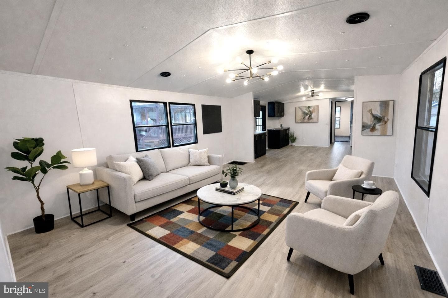 95 Hamilton Court photo 4
