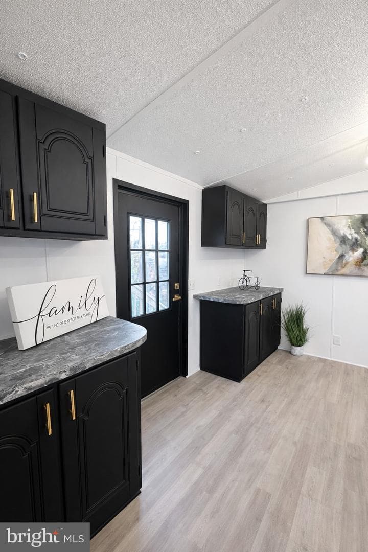 95 Hamilton Court photo 8