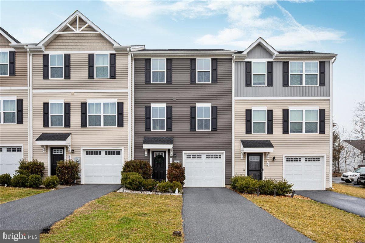 16 Chincoteague Lane photo 1