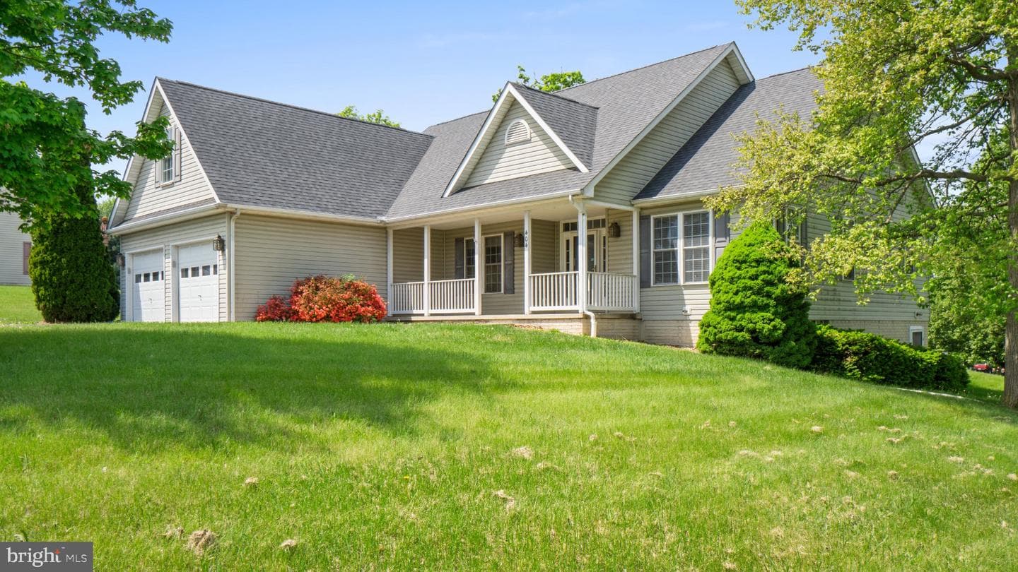 404 Michigan Drive photo 2