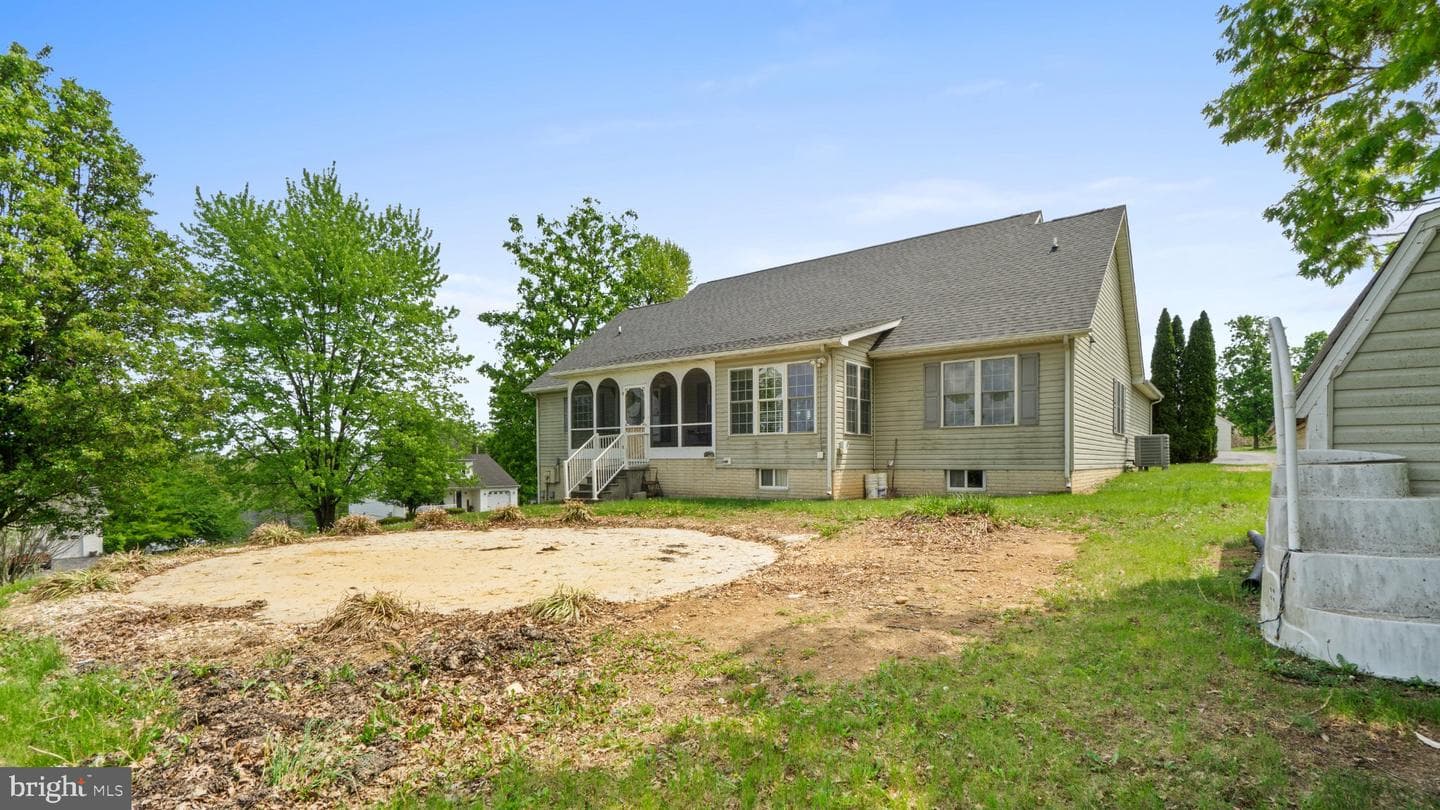 404 Michigan Drive photo 25