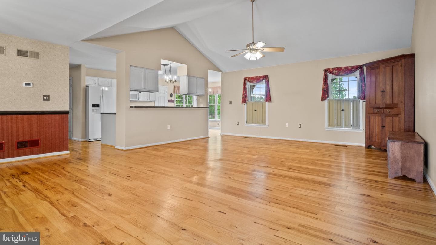 404 Michigan Drive photo 3