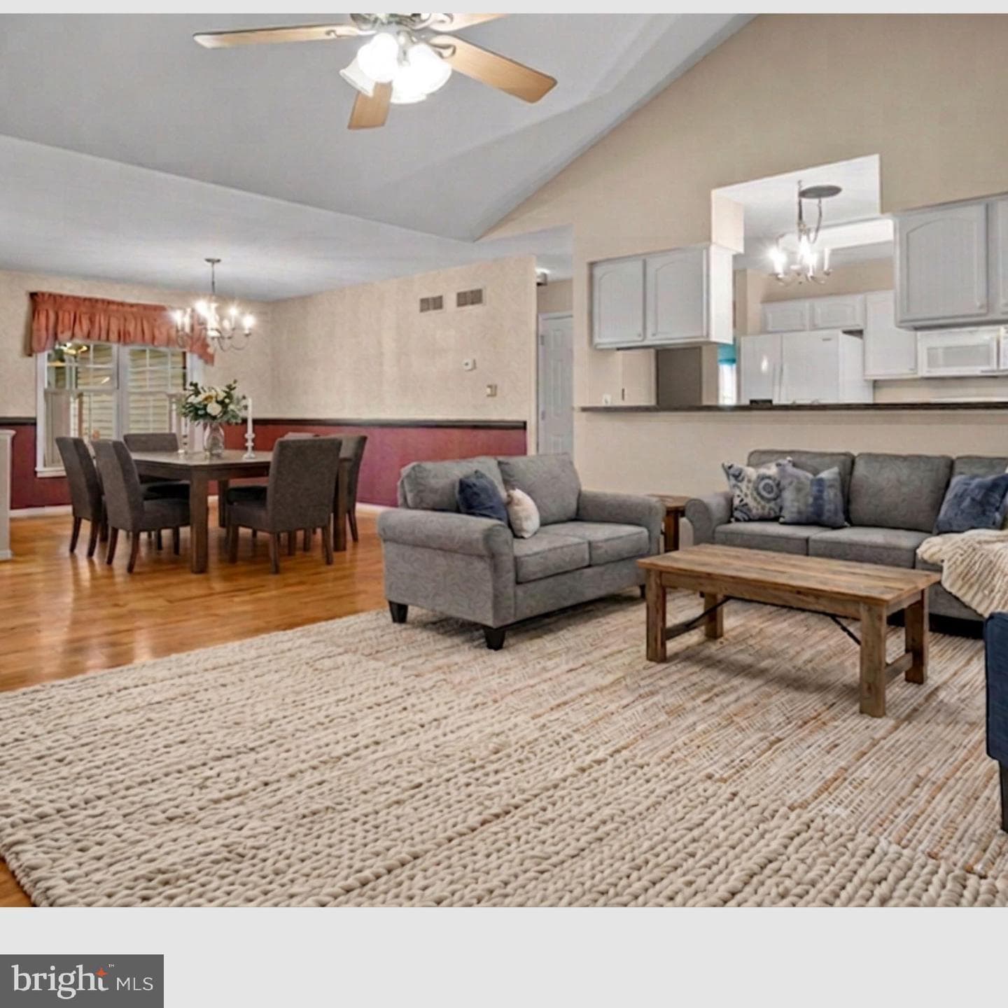 404 Michigan Drive photo 6