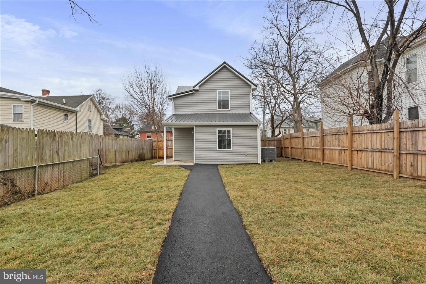 674 Winchester Avenue photo 29