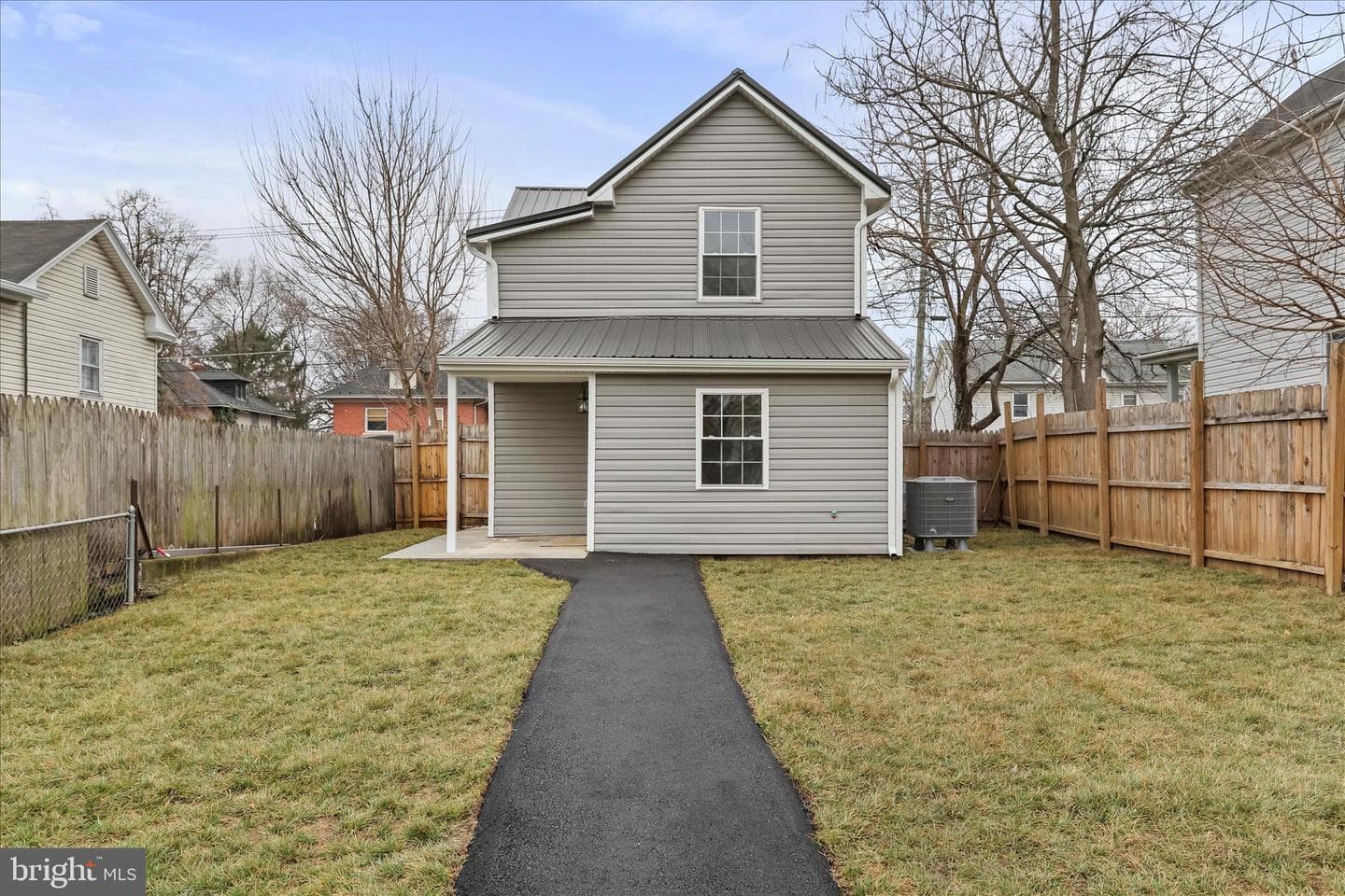674 Winchester Avenue photo 30