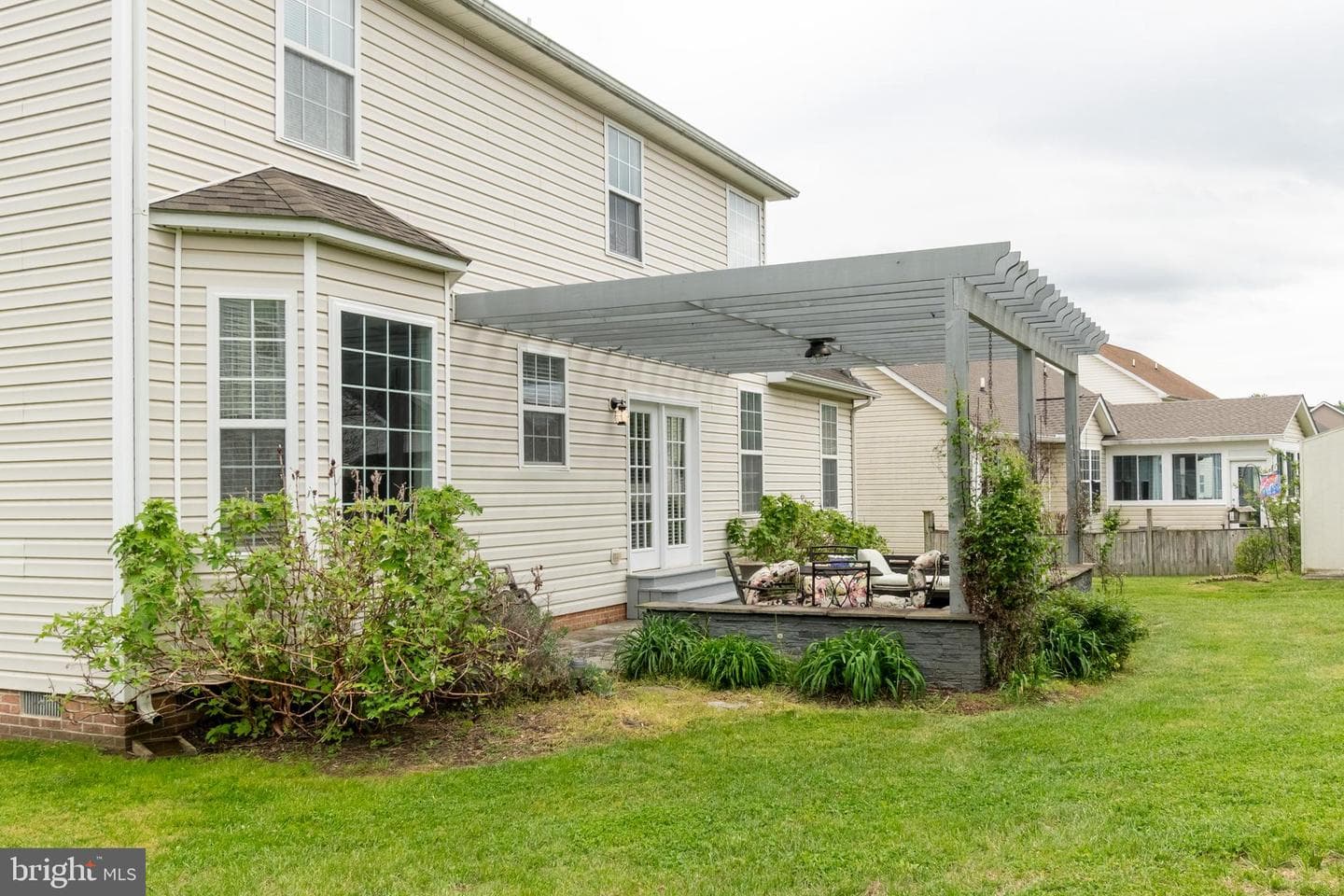 101 Wren Street N photo 2