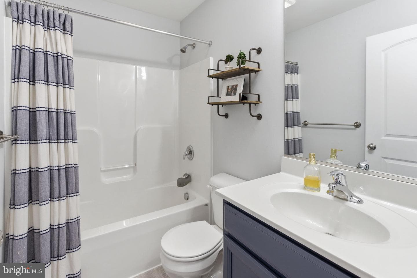 140 Basin Drive photo 24