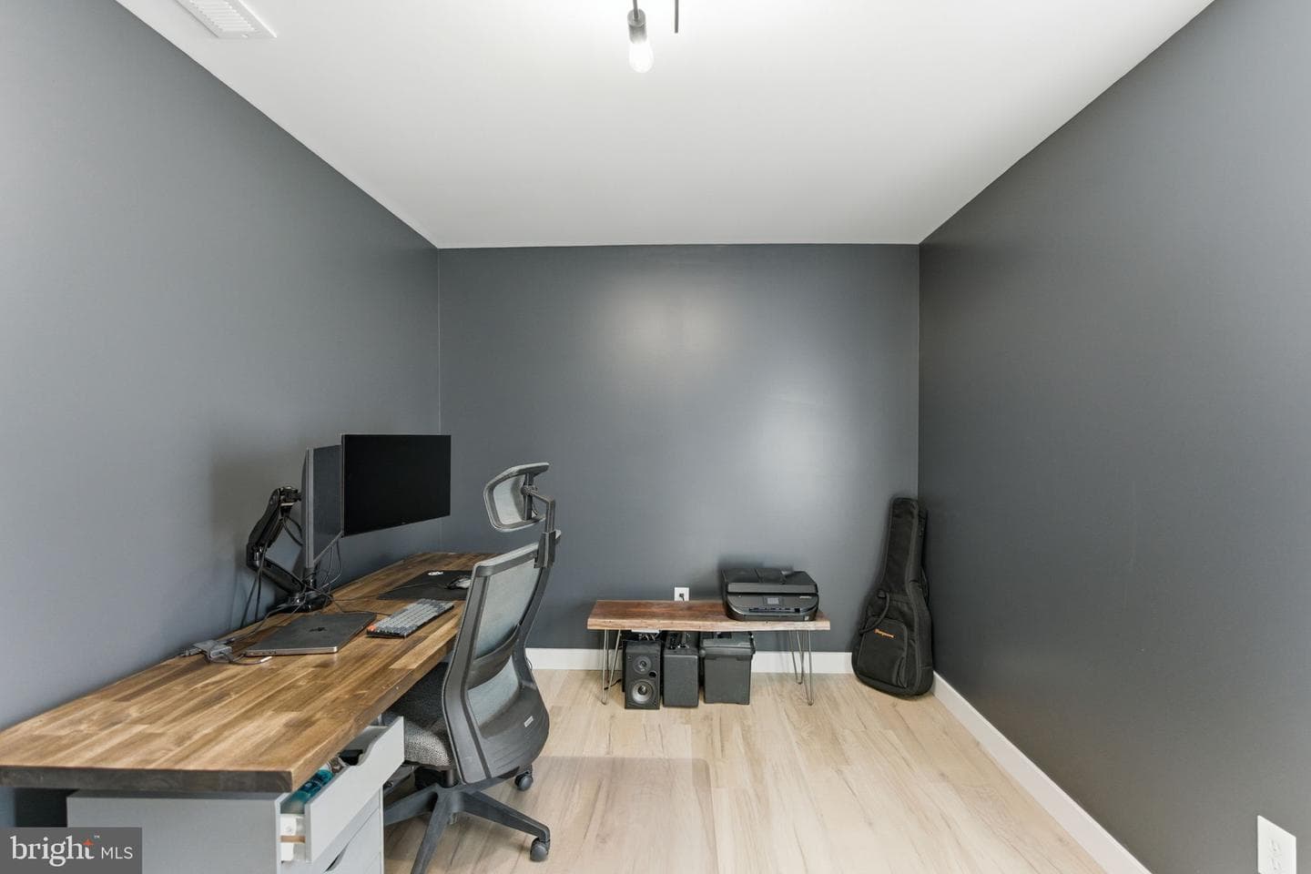 140 Basin Drive photo 29