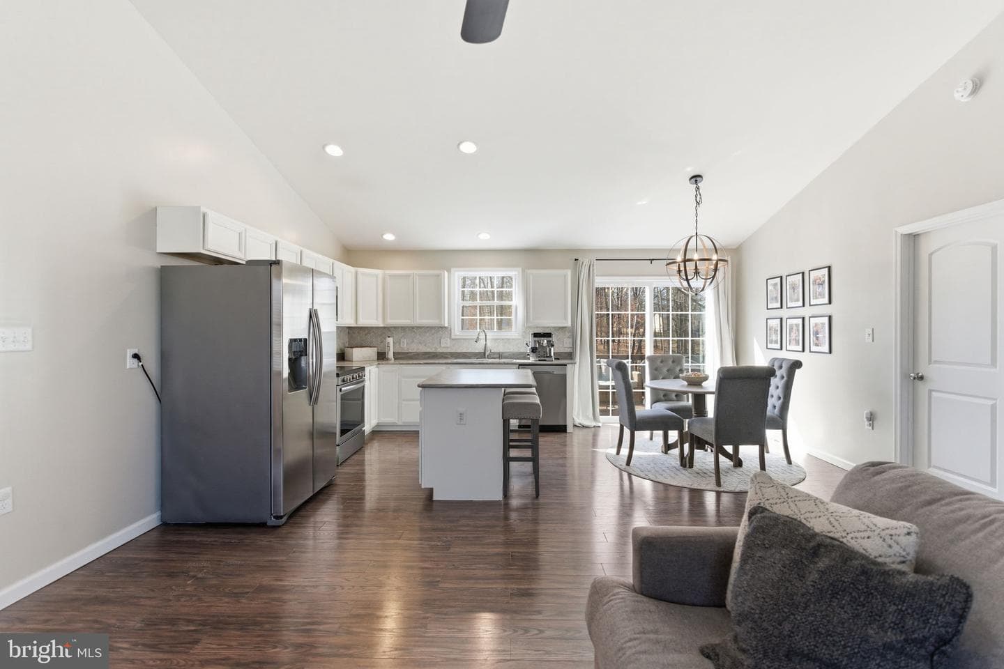 140 Basin Drive photo 5