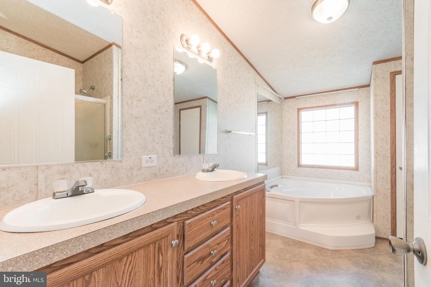 141 Janesa Drive photo 7