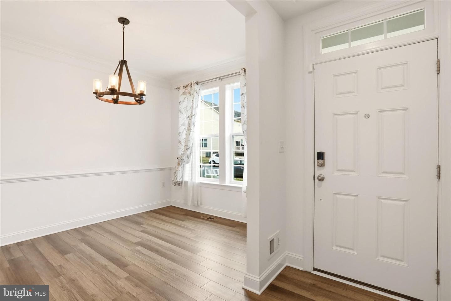 208 Darden Court W photo 10