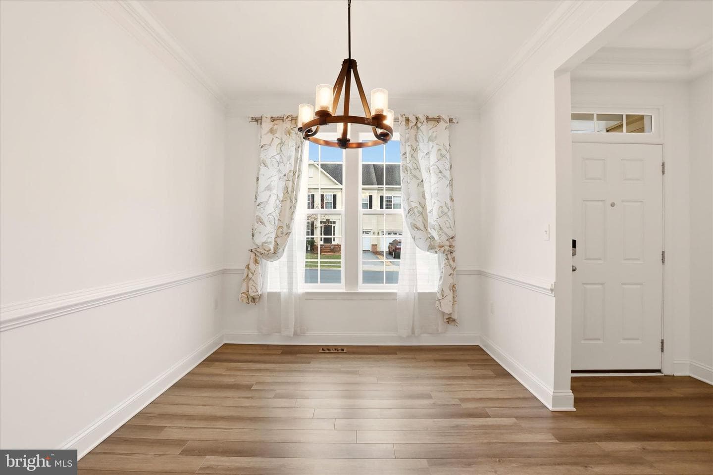 208 Darden Court W photo 11