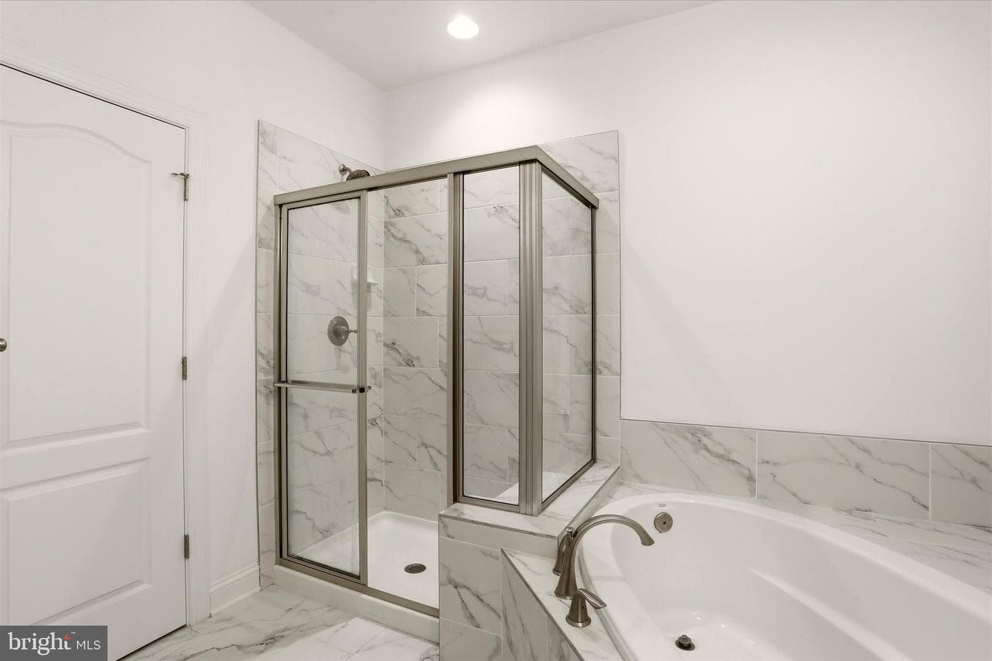 208 Darden Court W photo 21