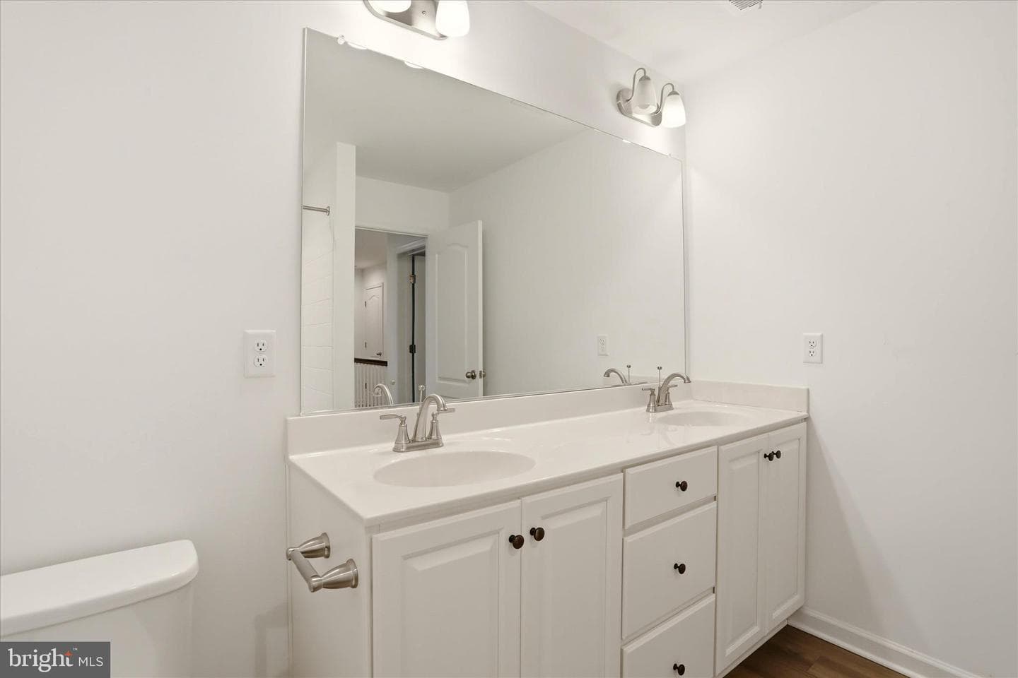 208 Darden Court W photo 23
