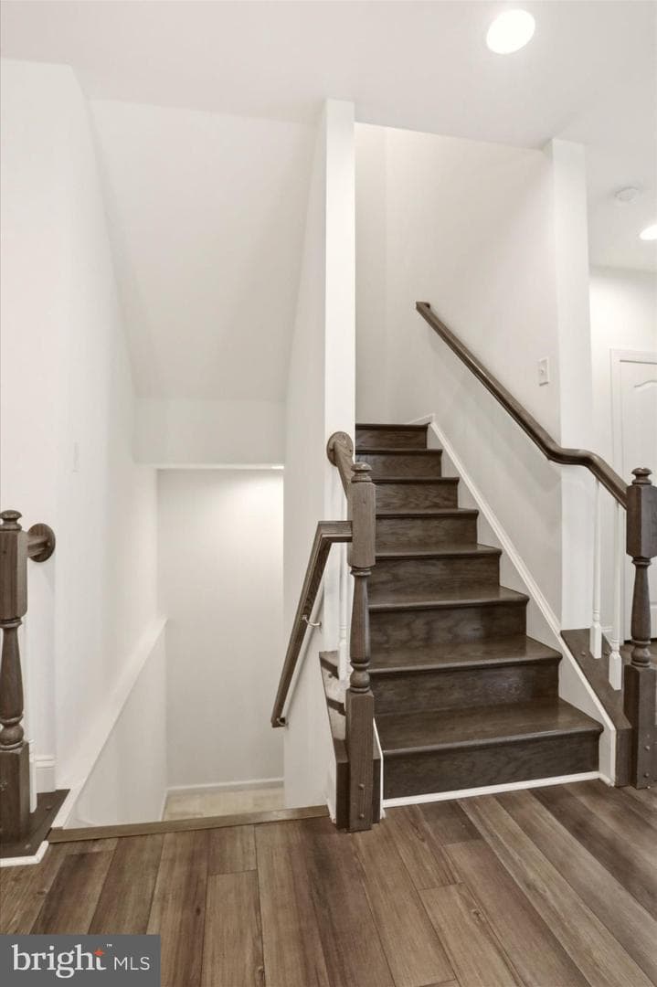208 Darden Court W photo 25