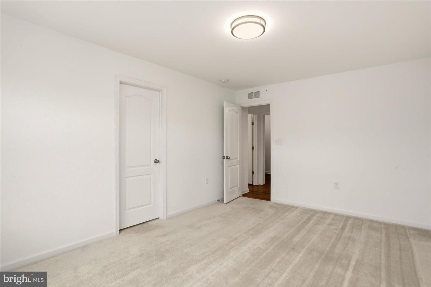 208 Darden Court W photo 28
