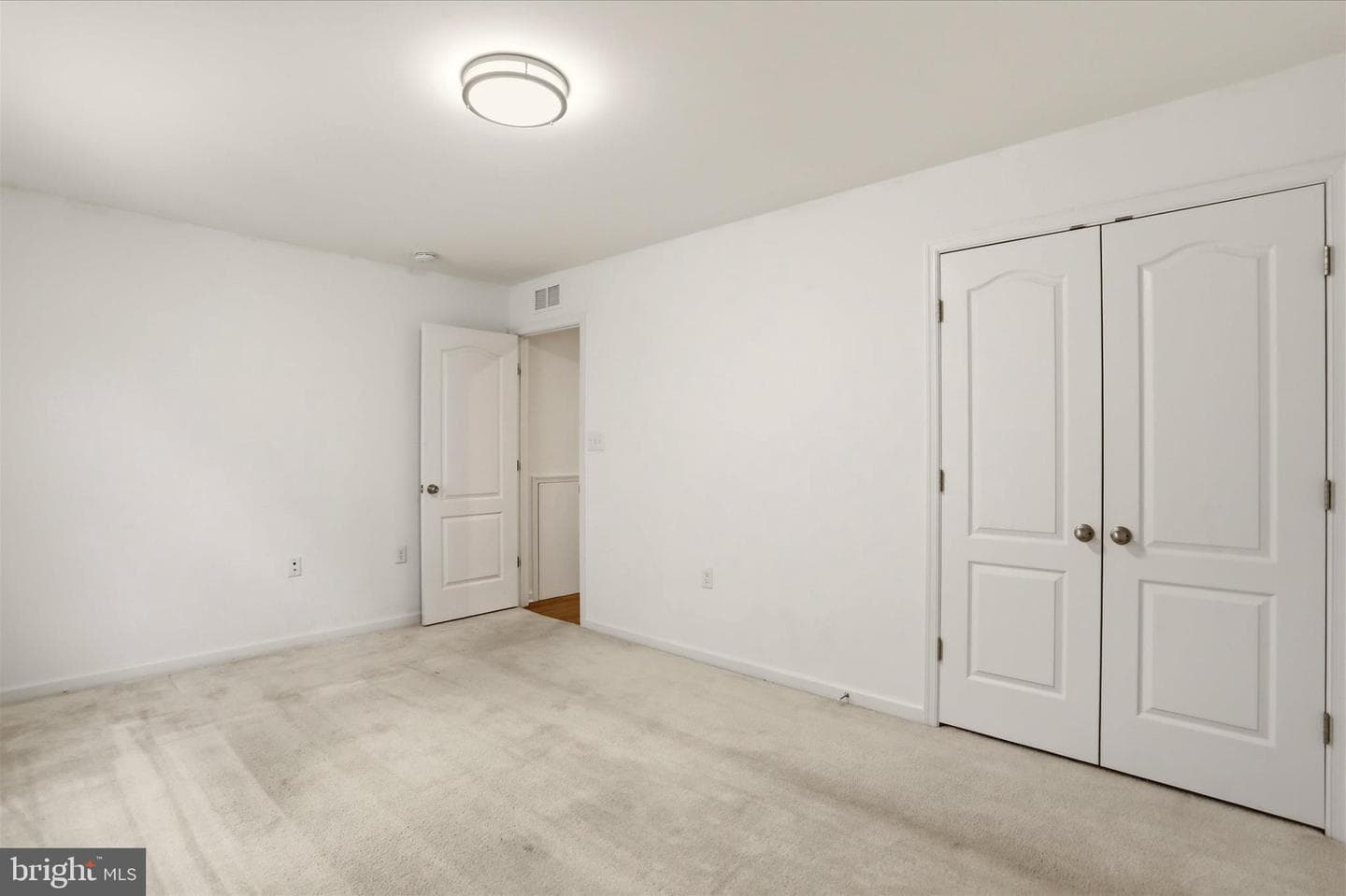 208 Darden Court W photo 31