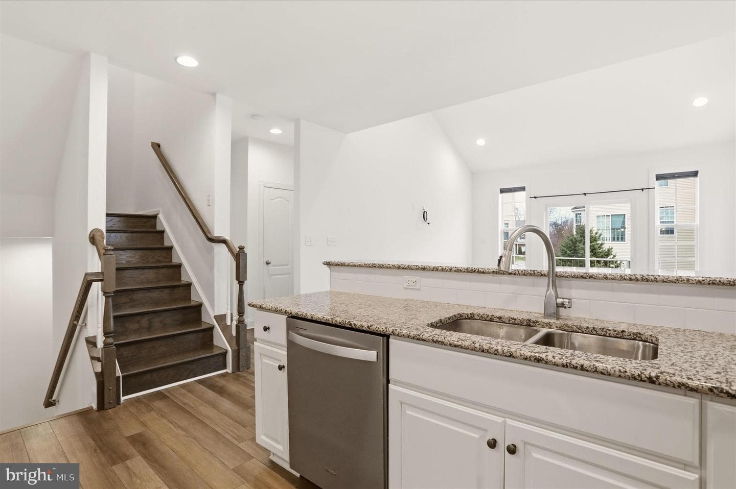 208 Darden Court W photo 6