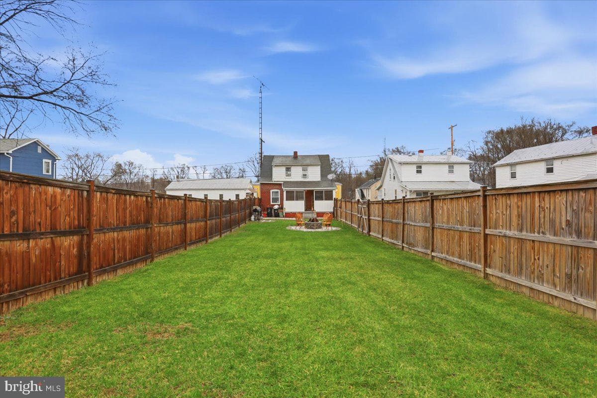 639 W Race Street photo 32